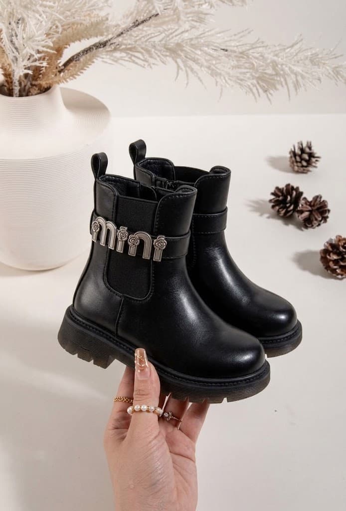 Mini boots